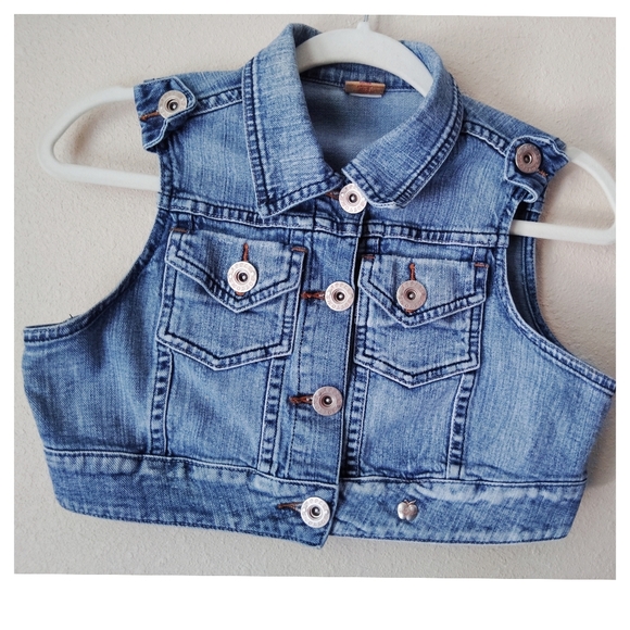 Apple Bottom Sleeveless Cropped Medium-Wash Denim Vest Size Medium - Picture 2 of 10